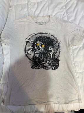 Vintage 80’s White Short-Sleeve Graphic Crewneck T-Shirt with Jesus Skull Art